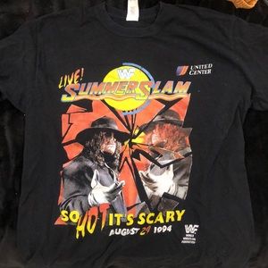 Size M tee WWF SummerSlam 1994 for wrestling fans!